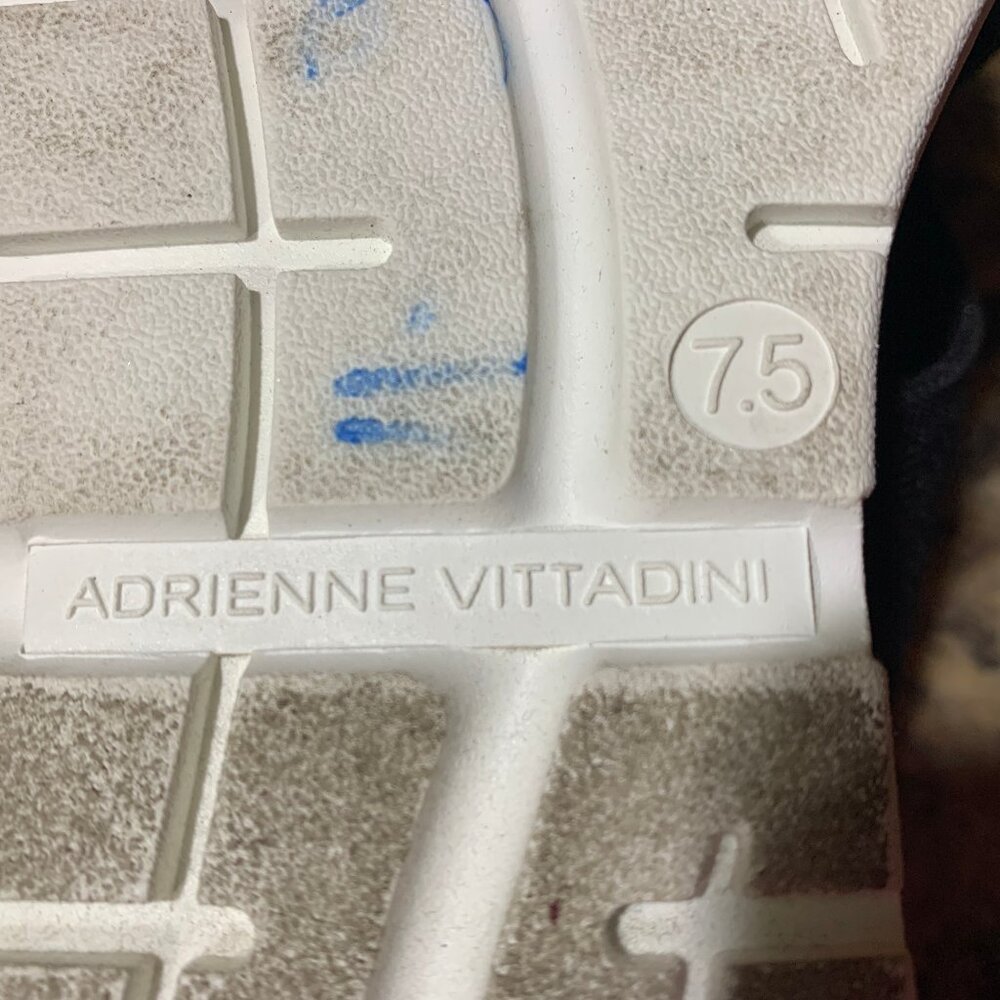 Adrienne Vittadini wedges in size 7 1/2 in black/shoe - Picture 2 of 3